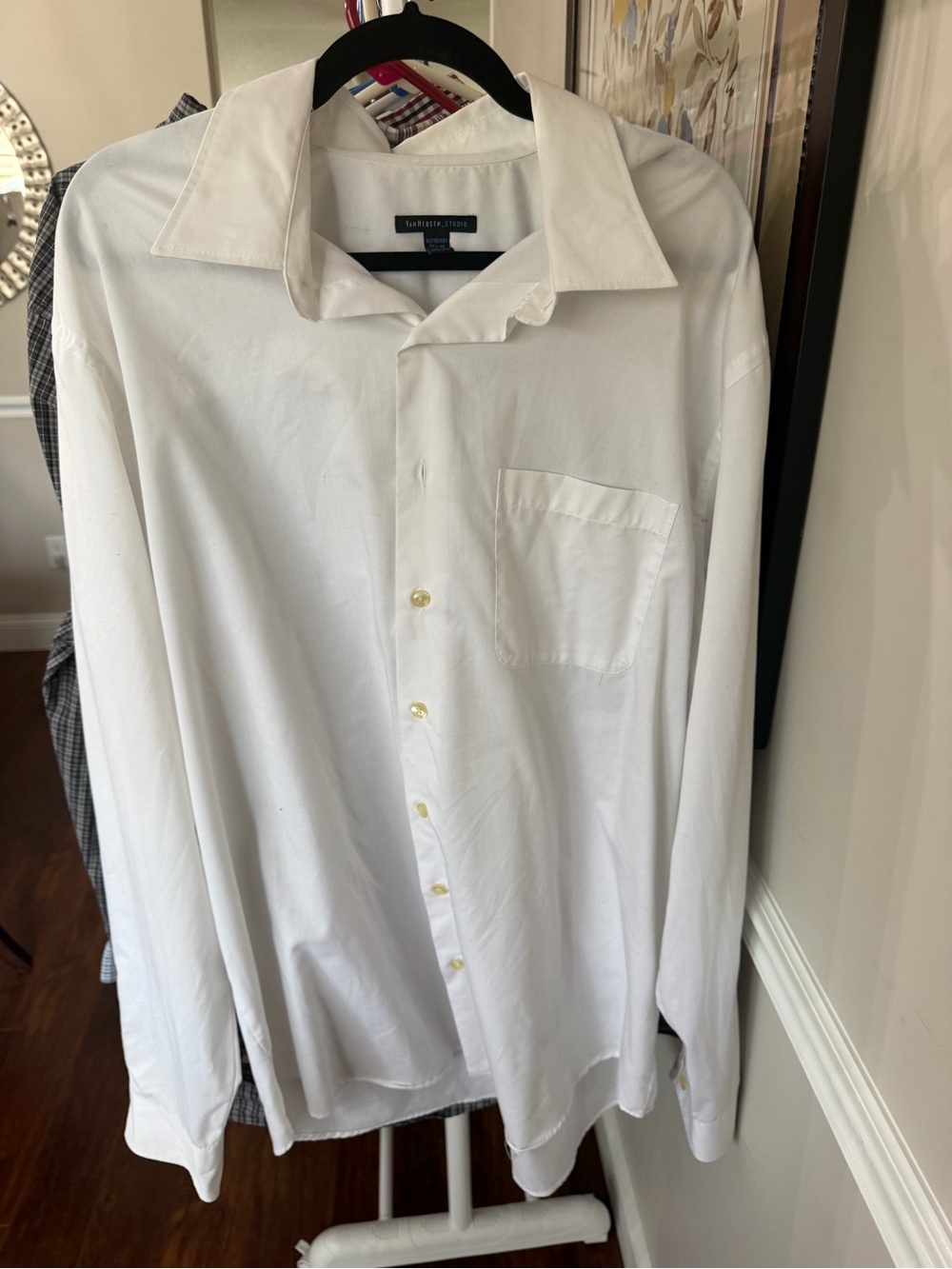 Van Heusen White Men's Dress Shirt - Long Sleeve